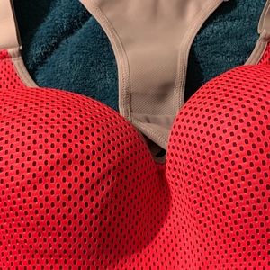 Incredible by Victoria's Secret VSX Sport Bra 32D